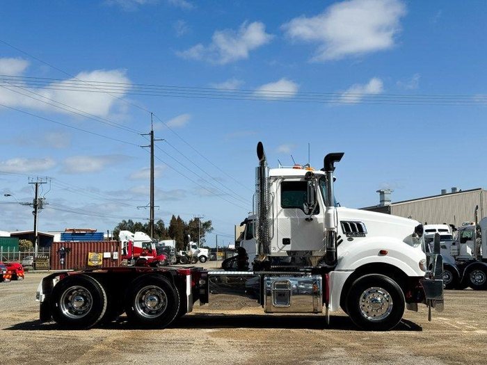 2017 Mack Superliner 6X4 Day Cab Prime Mover