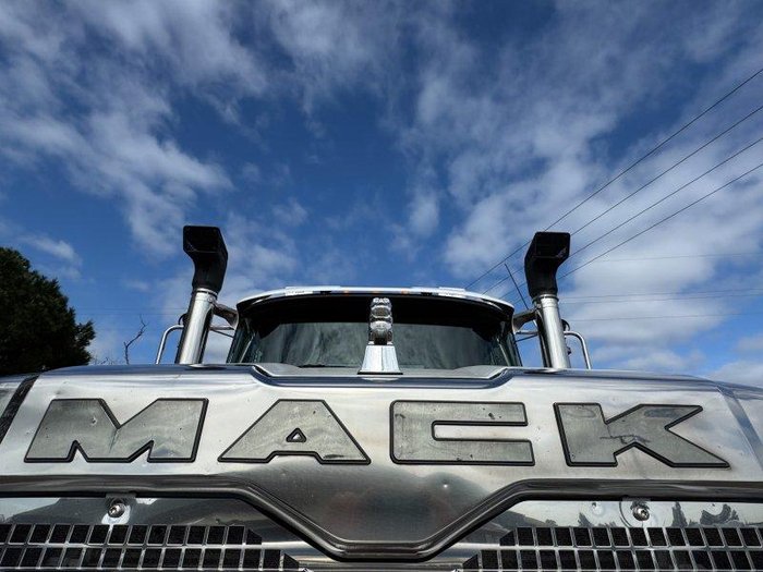 2017 Mack Superliner 6X4 Day Cab Prime Mover