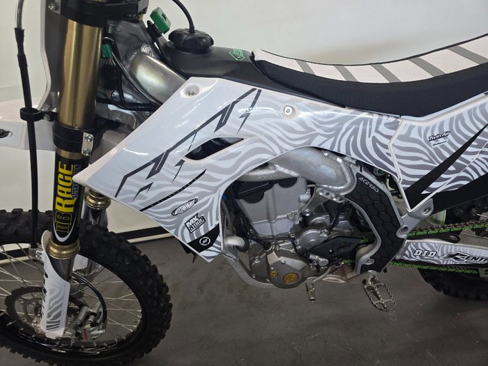 2024 Kawasaki KX450 White