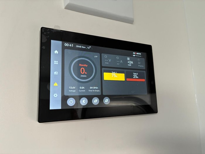 2025 Traveller Destination Track 17