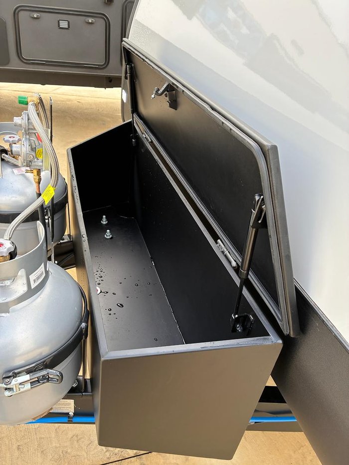 2025 Traveller Destination Track 17