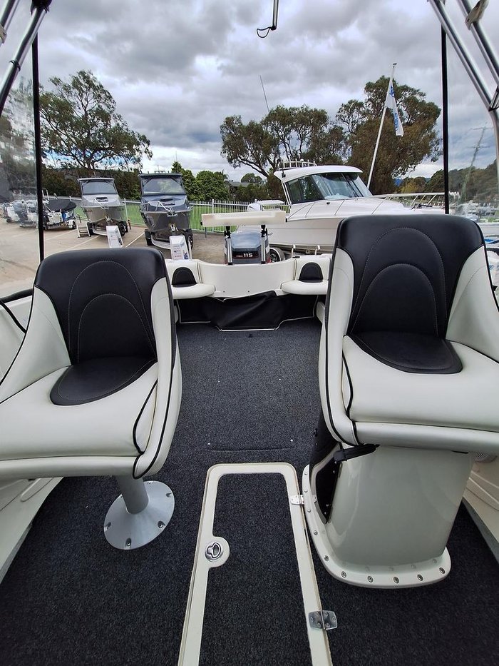 2010 Streaker 5250 Navigator