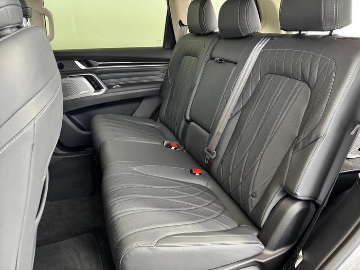 2025 LDV D90 Executive