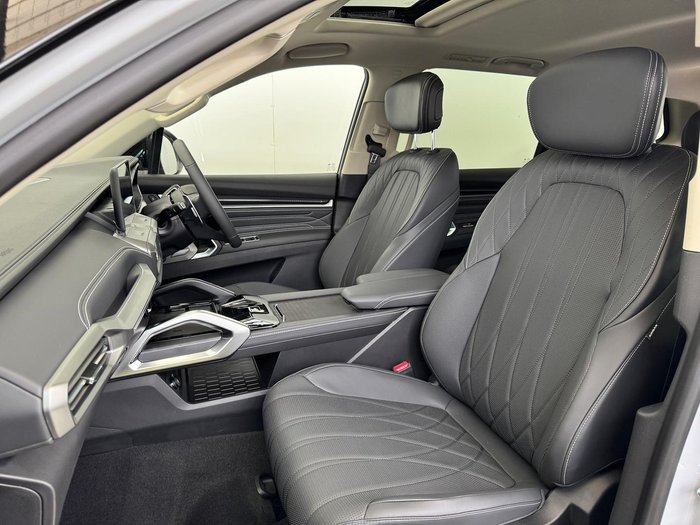 2025 LDV D90 Executive