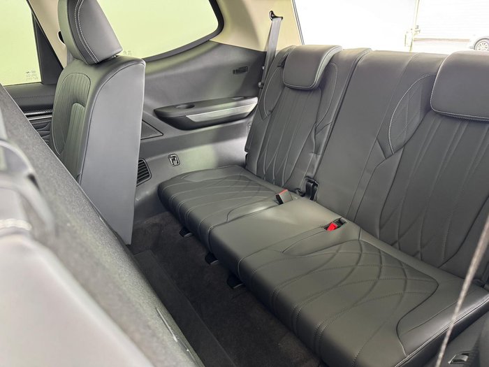 2025 LDV D90 Executive