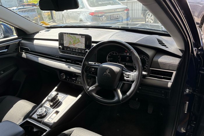 2021 Mitsubishi Outlander LS