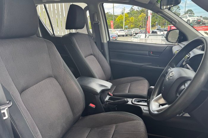 2017 Toyota Hilux SR