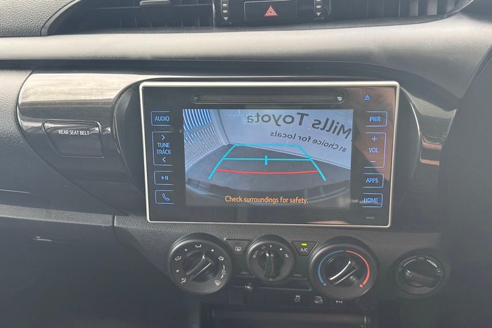 2017 Toyota Hilux SR