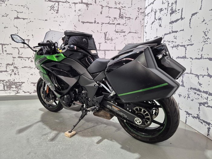 2024 Kawasaki Ninja 1000SX Ninja Black