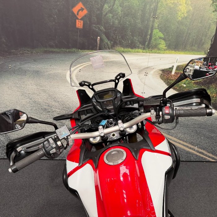 2016 Honda CRF1000L AFRICA TWIN RED/WHITE