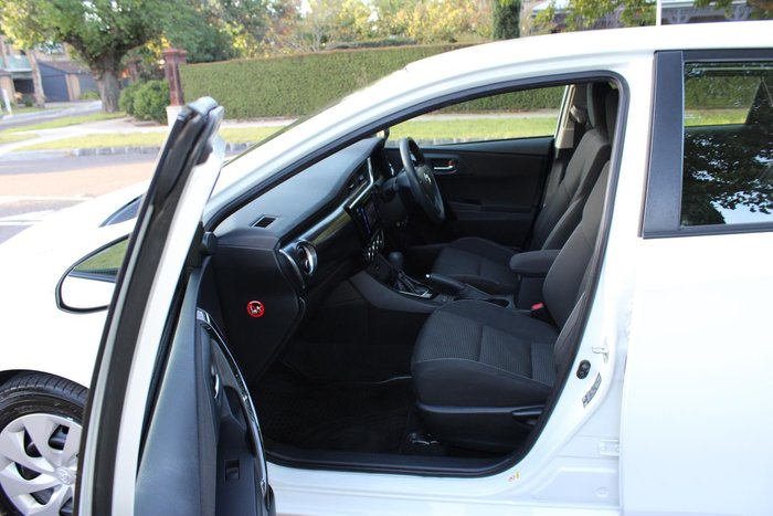 2018 Toyota Corolla Ascent ZRE182R Glacier White