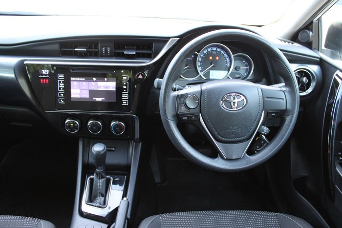 2018 Toyota Corolla Ascent ZRE182R Glacier White