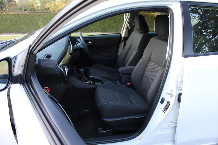 2018 Toyota Corolla Ascent ZRE182R Glacier White
