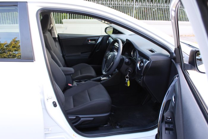 2018 Toyota Corolla Ascent ZRE182R Glacier White