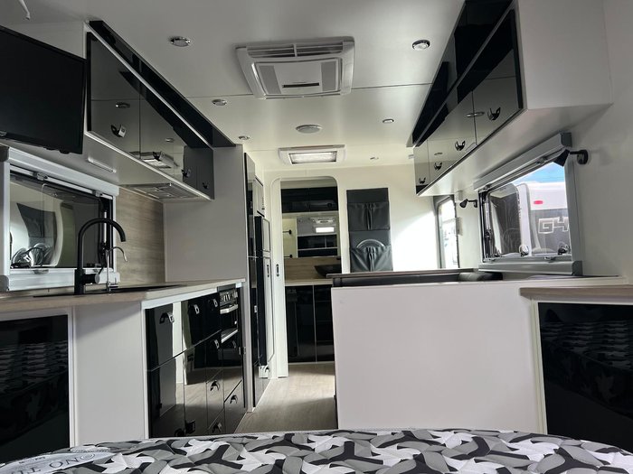 2023 Design RV Crx Semi Off Road Van 5-2, 20'6''