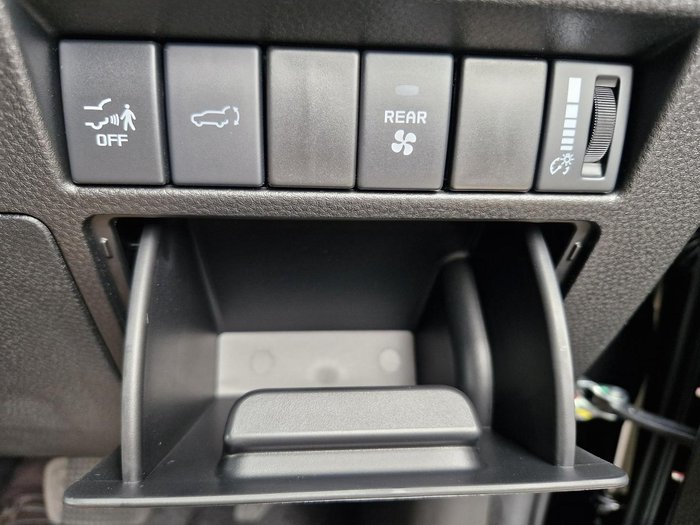 2025 Isuzu MU-X X-TERRAIN