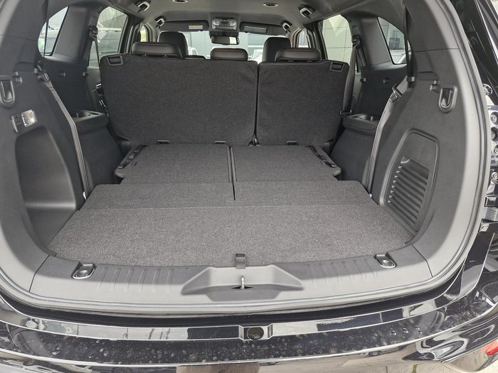 2025 Isuzu MU-X X-TERRAIN