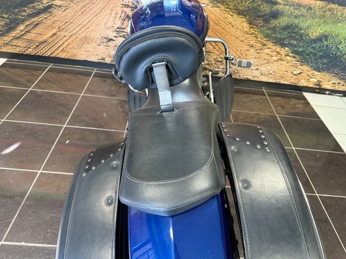 2011 VICTORY CROSS ROADS BLUE