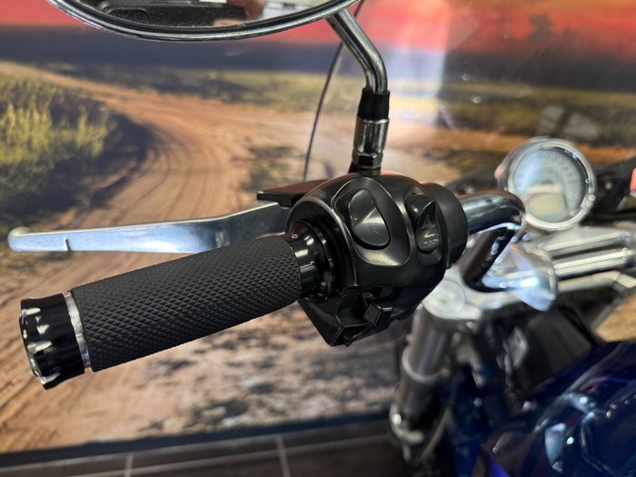 2011 VICTORY CROSS ROADS BLUE