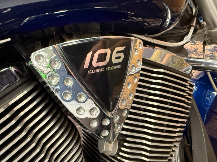 2011 VICTORY CROSS ROADS BLUE