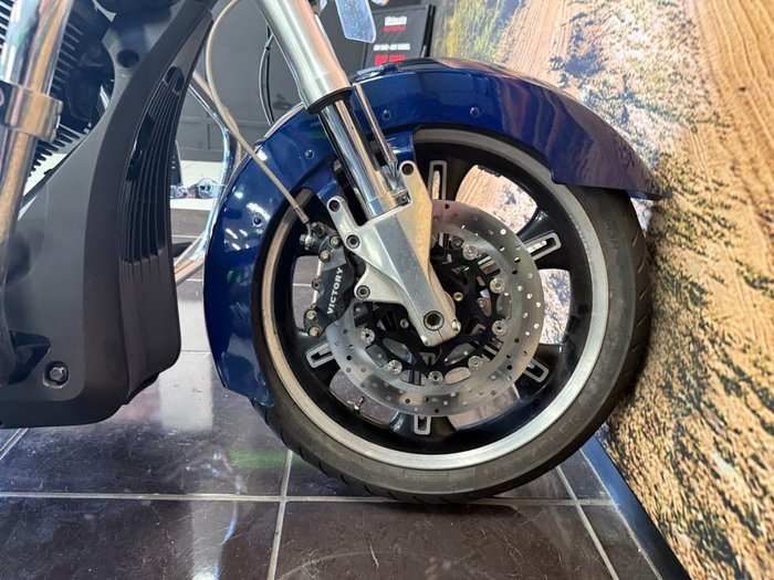 2011 VICTORY CROSS ROADS BLUE