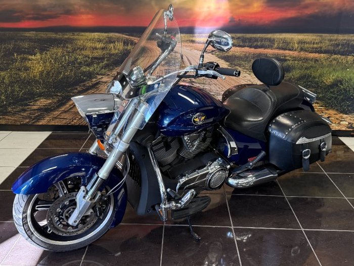 2011 VICTORY CROSS ROADS BLUE