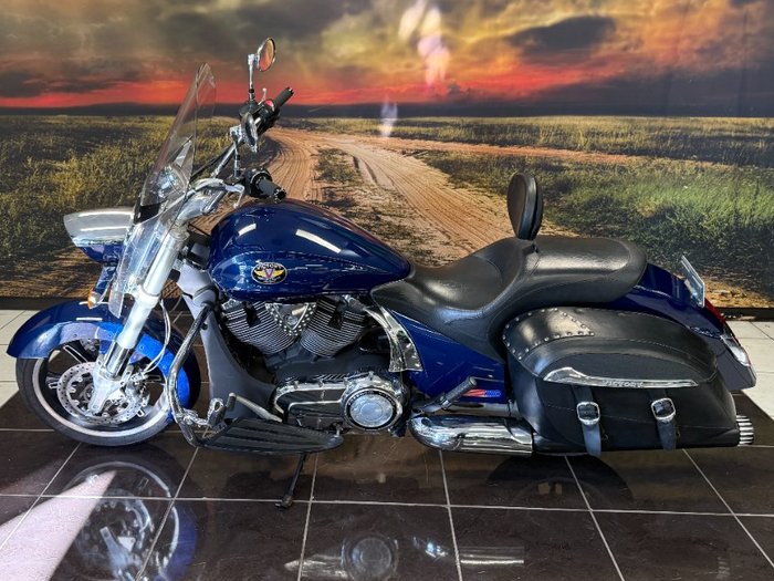 2011 VICTORY CROSS ROADS BLUE