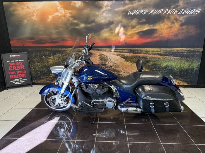 2011 VICTORY CROSS ROADS BLUE