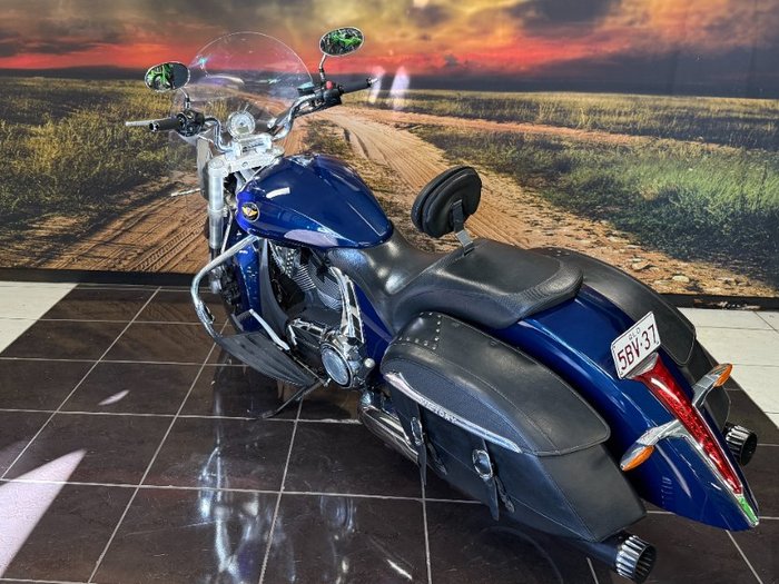 2011 VICTORY CROSS ROADS BLUE