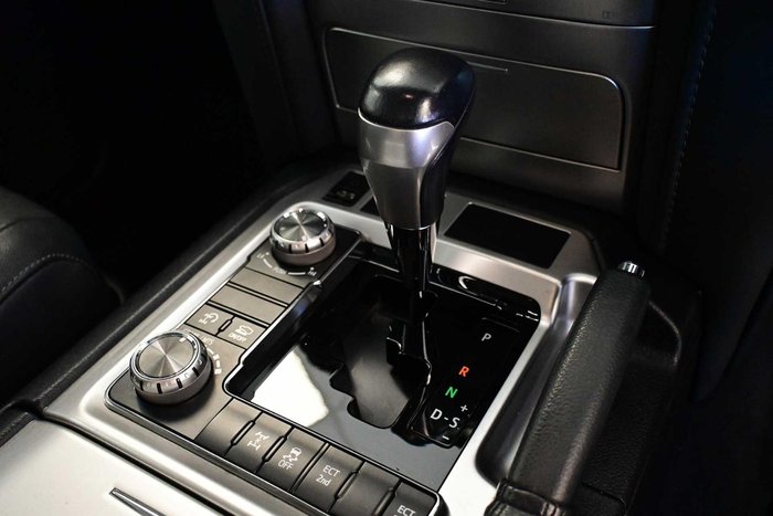 2021 Toyota Landcruiser VX