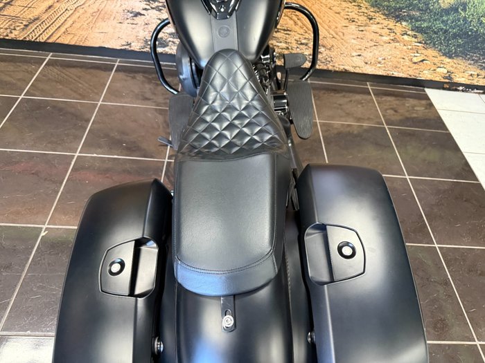 2019 Indian CHIEFTAIN BLACK