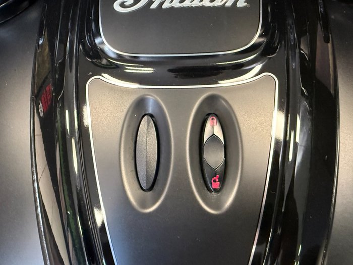 2019 Indian CHIEFTAIN BLACK