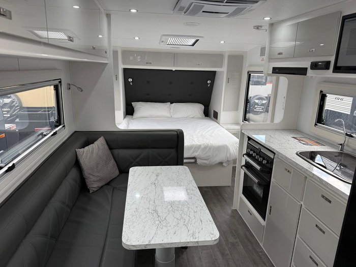 2024 JB Caravans Dirt Roader 20'8