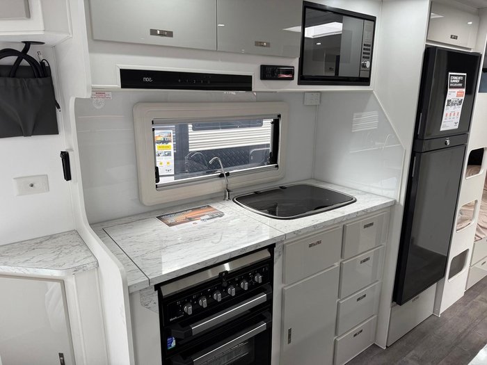 2024 JB Caravans Dirt Roader 20'8