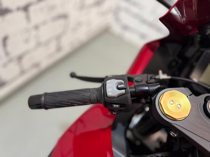 2025 Suzuki GSX-R1000 ABS GSX-R Red
