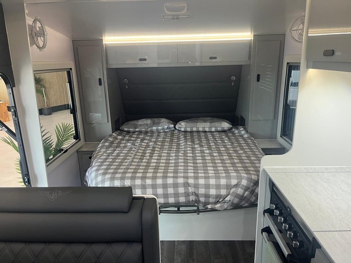 2025 JB Caravans Gator X 17'10 Fd Cafe