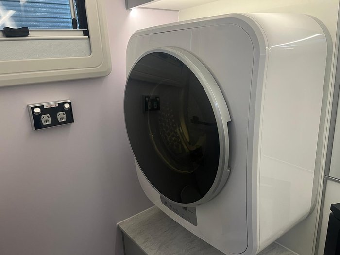 2025 JB Caravans Gator X 17'10 Fd Cafe