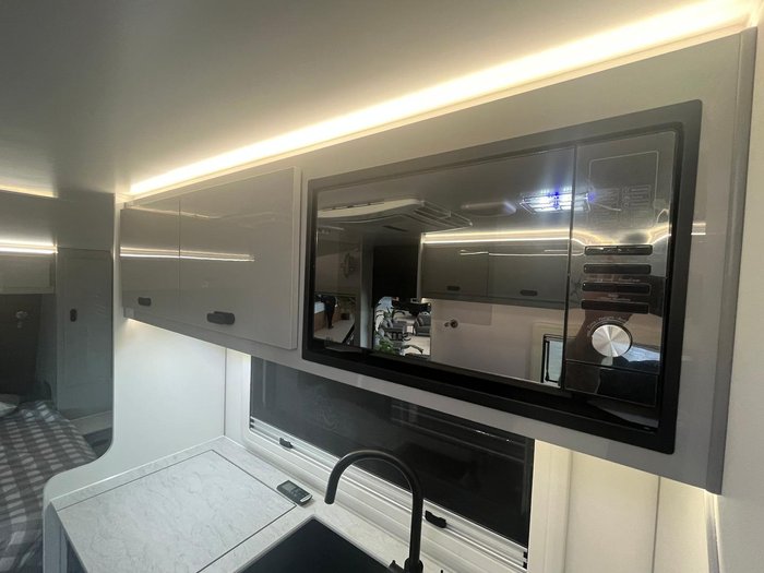 2025 JB Caravans Gator X 17'10 Fd Cafe