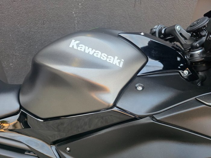 2024 Kawasaki NINJA 650L GREY