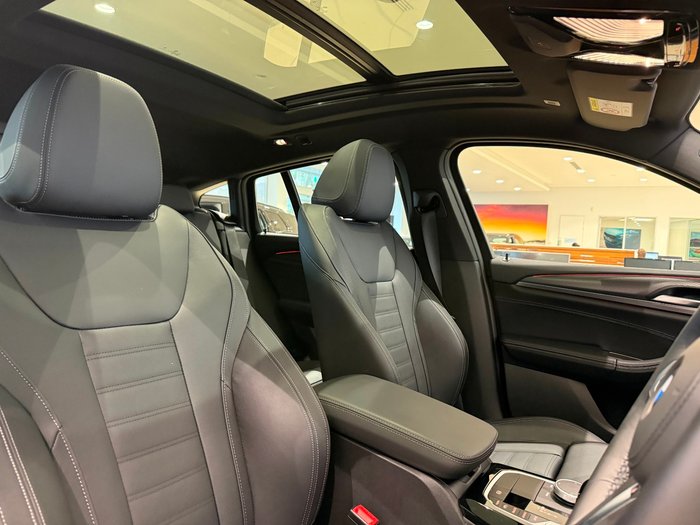 2025 BMW X4 xDrive30i M Sport