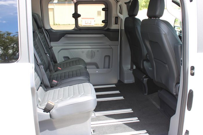 2025 Ford Tourneo Titanium X