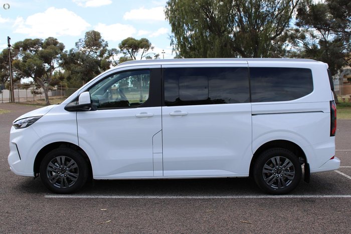 2025 Ford Tourneo Titanium X