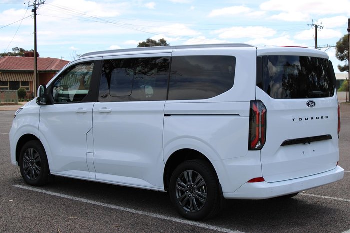2025 Ford Tourneo Titanium X