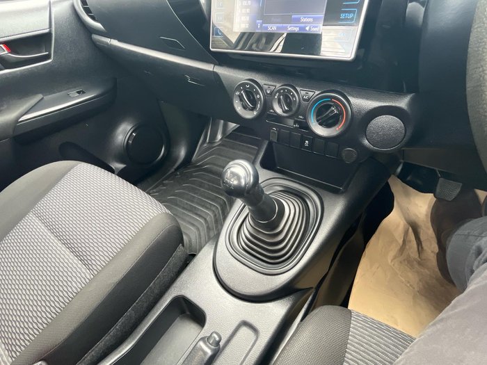 2018 Toyota Hilux Workmate GUN122R 4x2 Glacier White