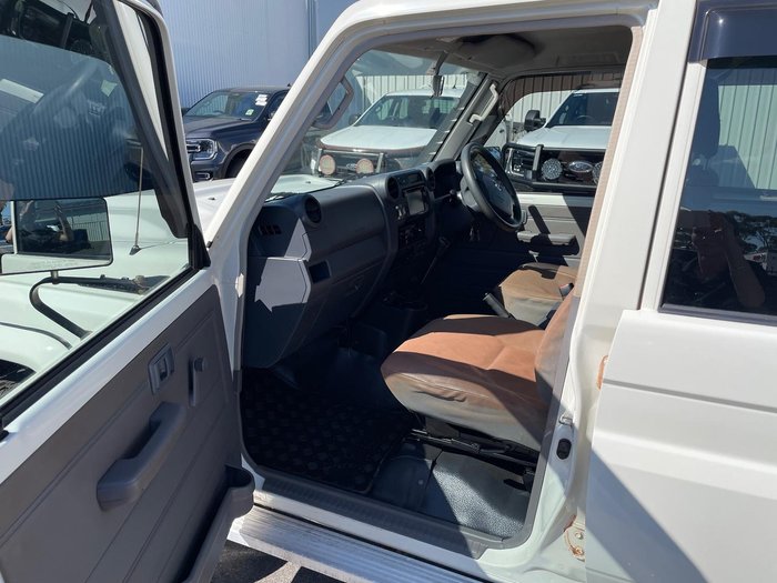 2022 Toyota Landcruiser Workmate VDJ79R 4X4 Dual Range French Vanilla