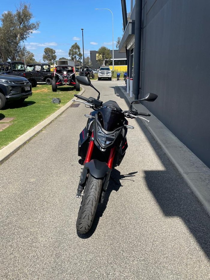 2023 Honda CB750 Hornet CB Black
