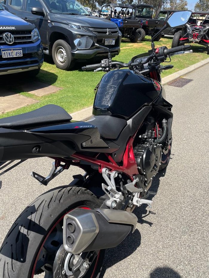 2023 Honda CB750 Hornet CB Black