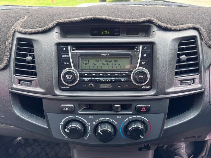 2013 Toyota Hilux SR KUN26R MY12 4X4 Sterling Silver