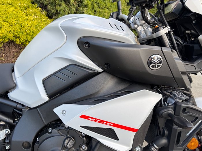 2019 Yamaha MT-10A Silver