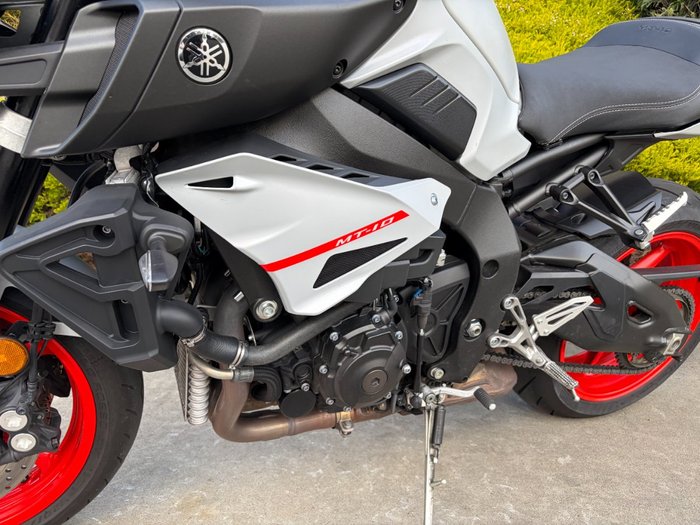2019 Yamaha MT-10A Silver